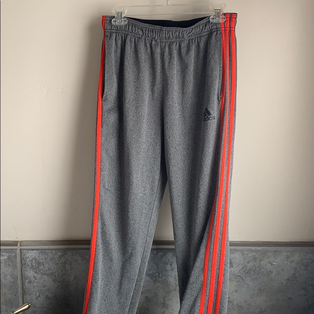 Super cute adidas sweatpants !